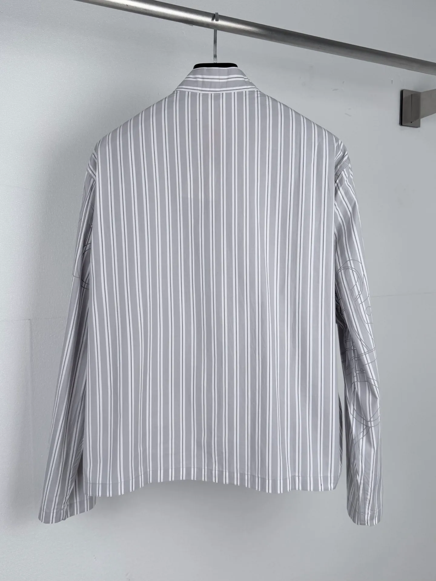 HERMES Paris Breathable Hermes 1: 2: 3: ： 1:1 H 1:1 H 1:1 H 1:1 H ： Size： 46 48 50 52